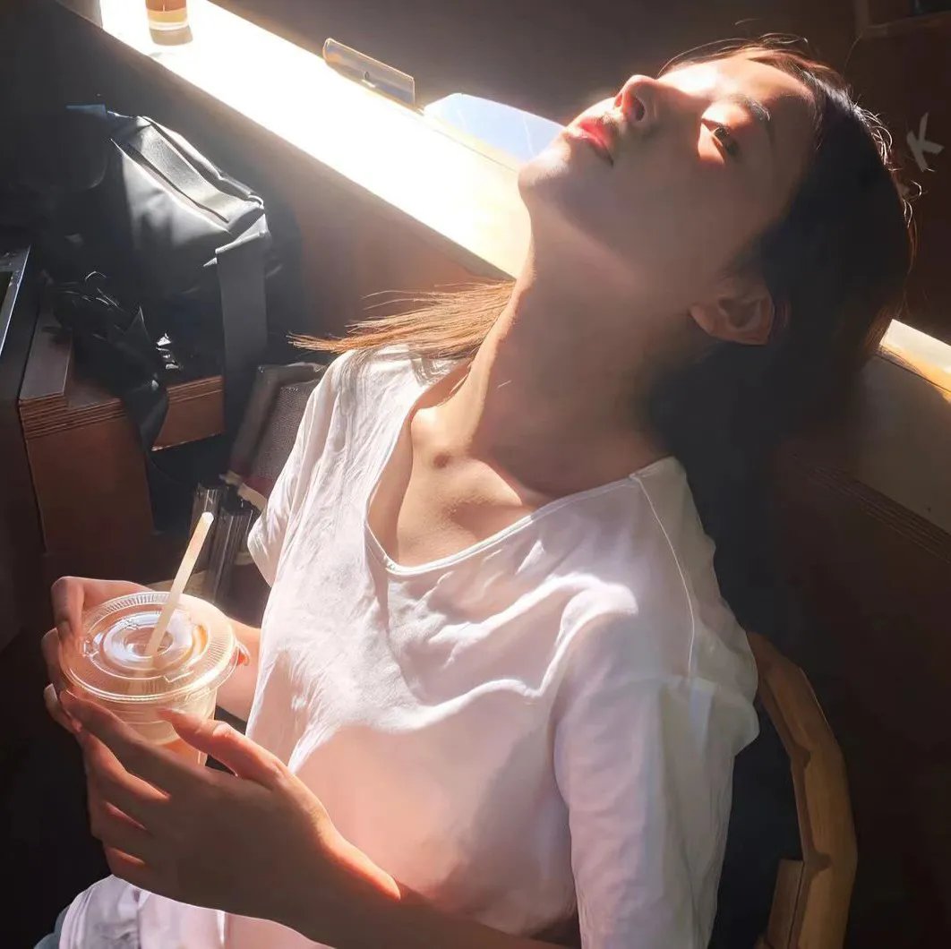 捧起希望的双手